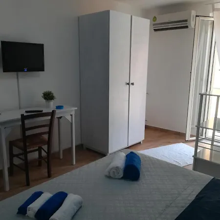 Oda ve Kahvaltı Al Quindici 3*