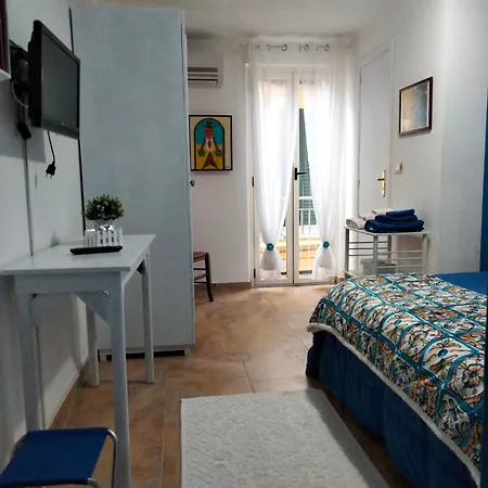 Al Quindici Oda ve Kahvaltı Scilla